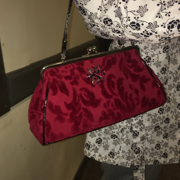 Glenda Geis Handbags - Red Glenda Gies Kiss Clasp Bag with Rhinestone Pin